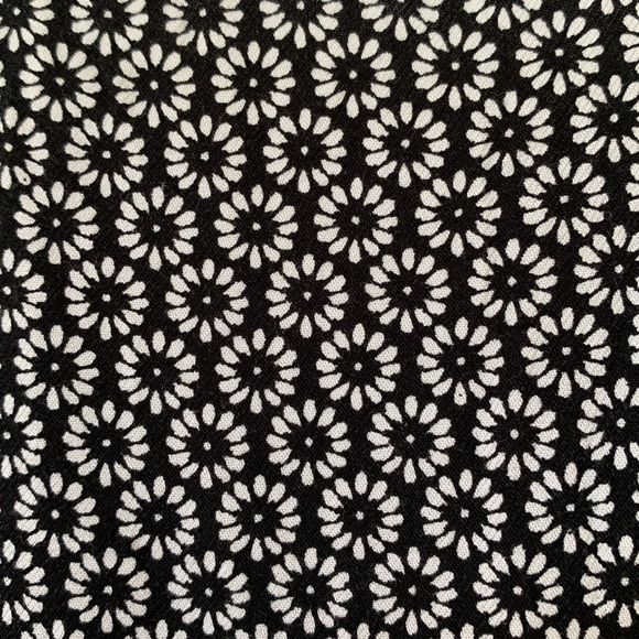 3/$15! Brandy Melville Sleeveless Crop top. One Size (fits small) - Picture 5 of 6